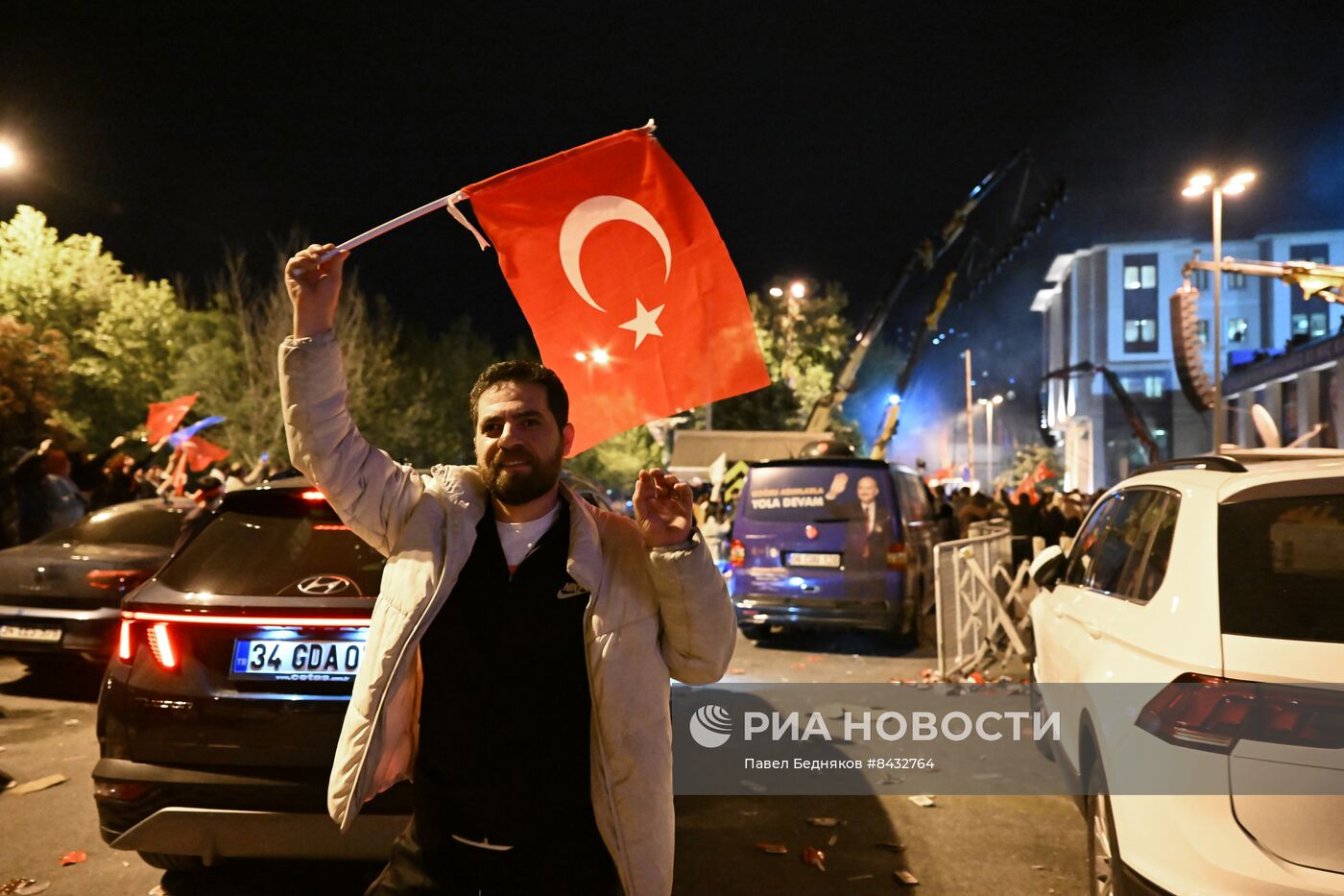 Торжественный митинг сторонников Эрдогана в Стамбуле