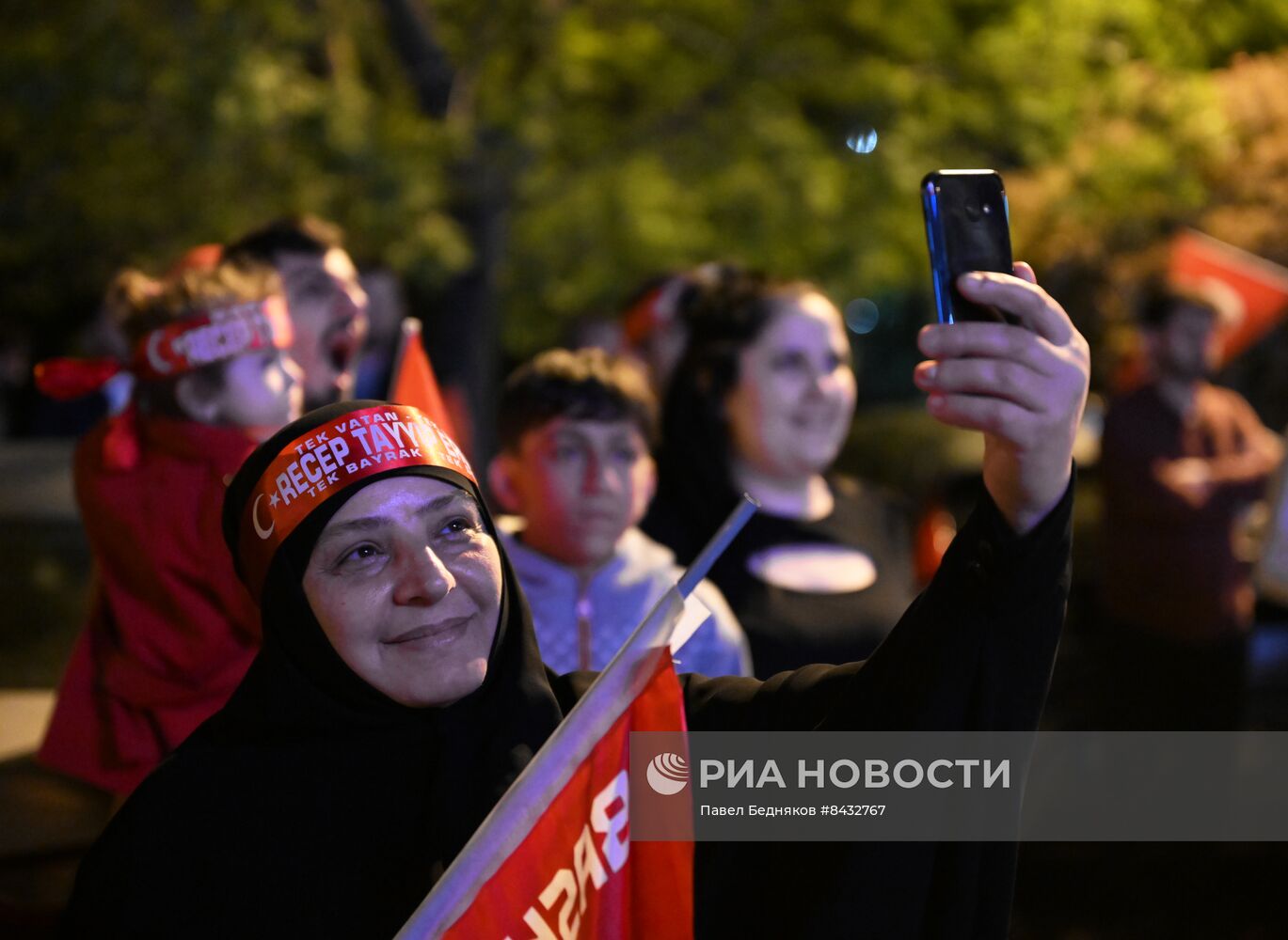 Торжественный митинг сторонников Эрдогана в Стамбуле