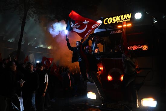 Торжественный митинг сторонников Эрдогана в Стамбуле