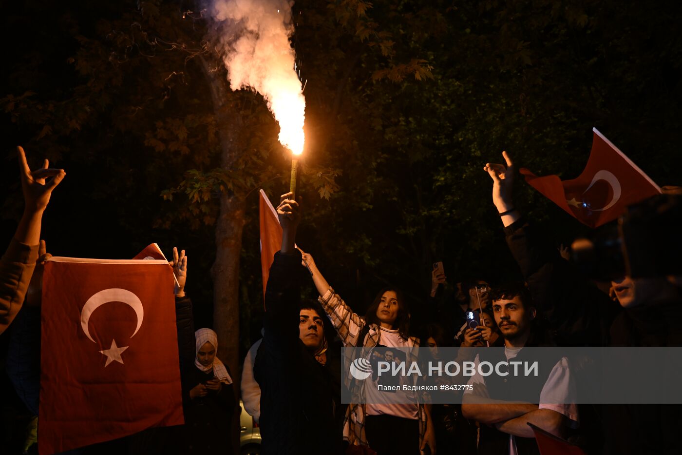 Торжественный митинг сторонников Эрдогана в Стамбуле