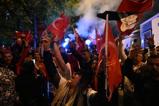 Торжественный митинг сторонников Эрдогана в Стамбуле