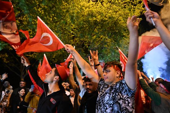 Торжественный митинг сторонников Эрдогана в Стамбуле