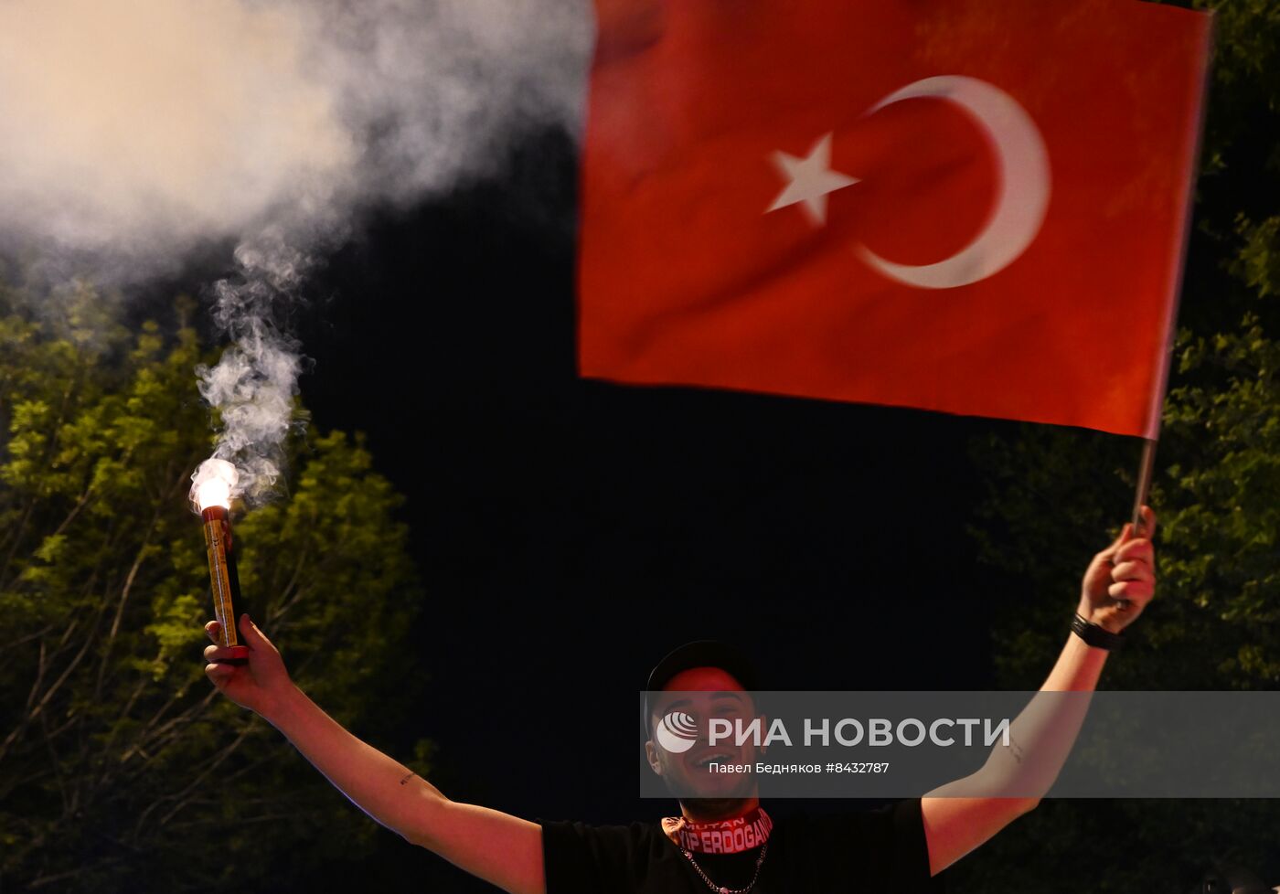 Торжественный митинг сторонников Эрдогана в Стамбуле