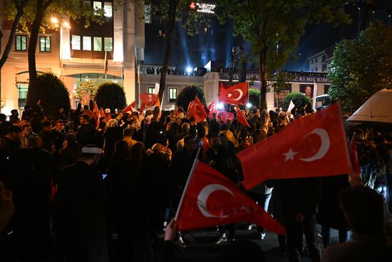 Торжественный митинг сторонников Эрдогана в Стамбуле