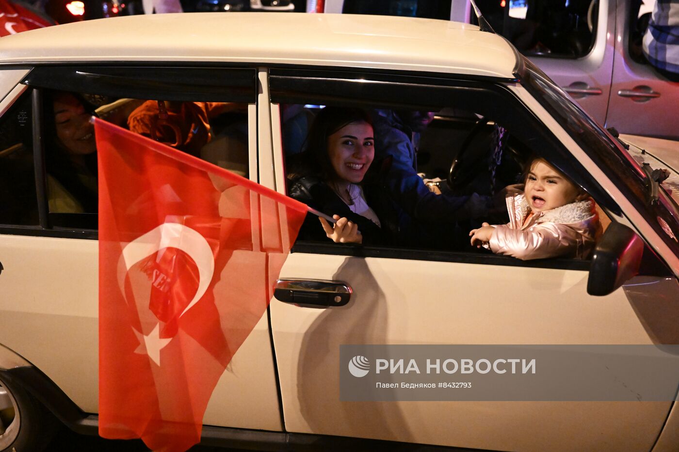 Торжественный митинг сторонников Эрдогана в Стамбуле