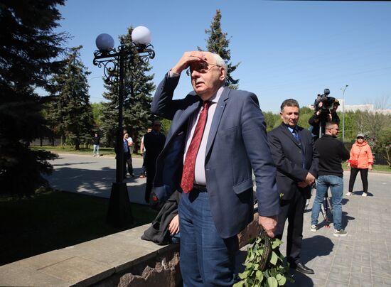 Прощание с президентом Национальной ассоциации телерадиовещателей Э. Сагалаевым 