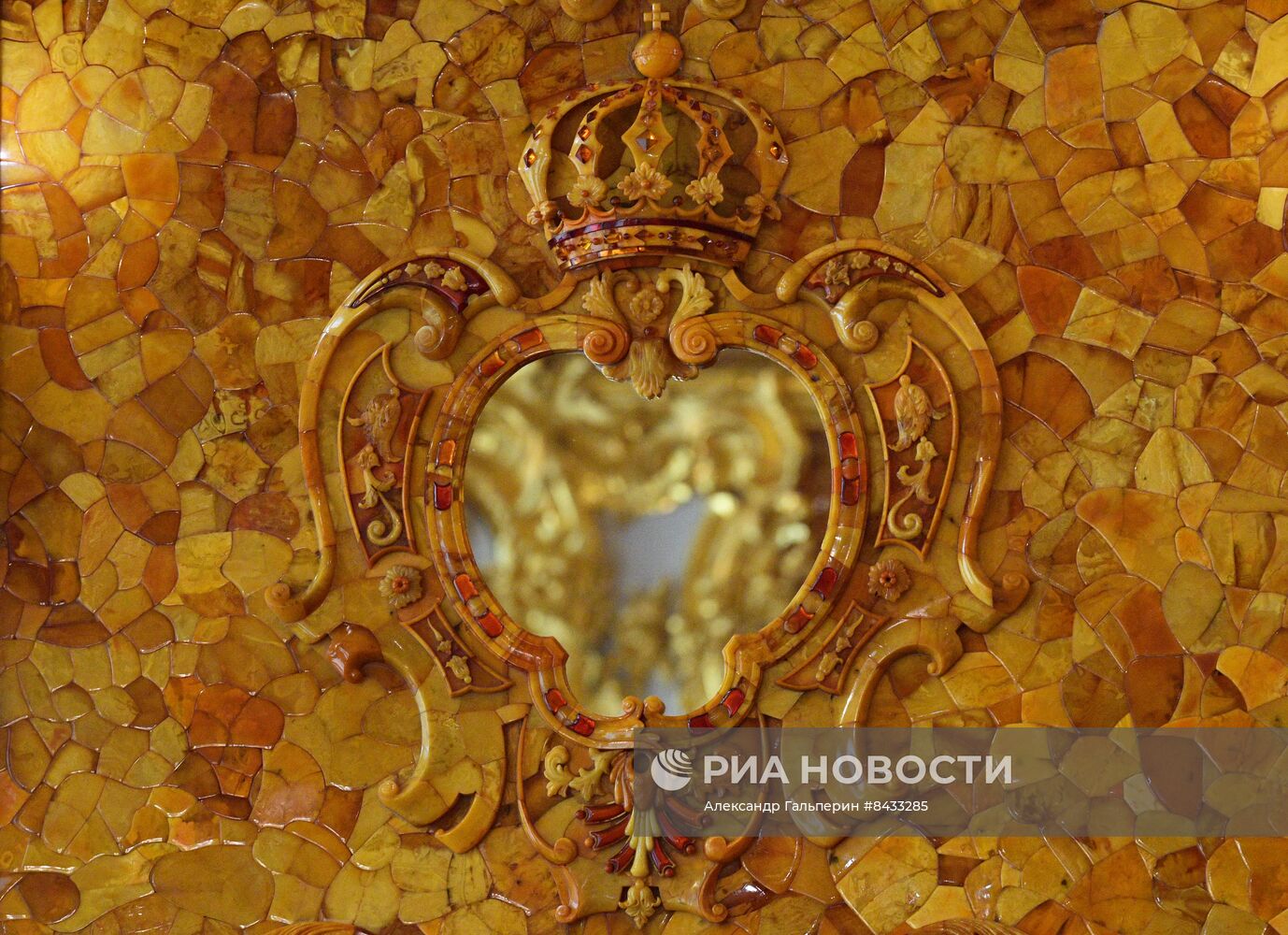 Работа янтарных мастерских в Царском Селе
