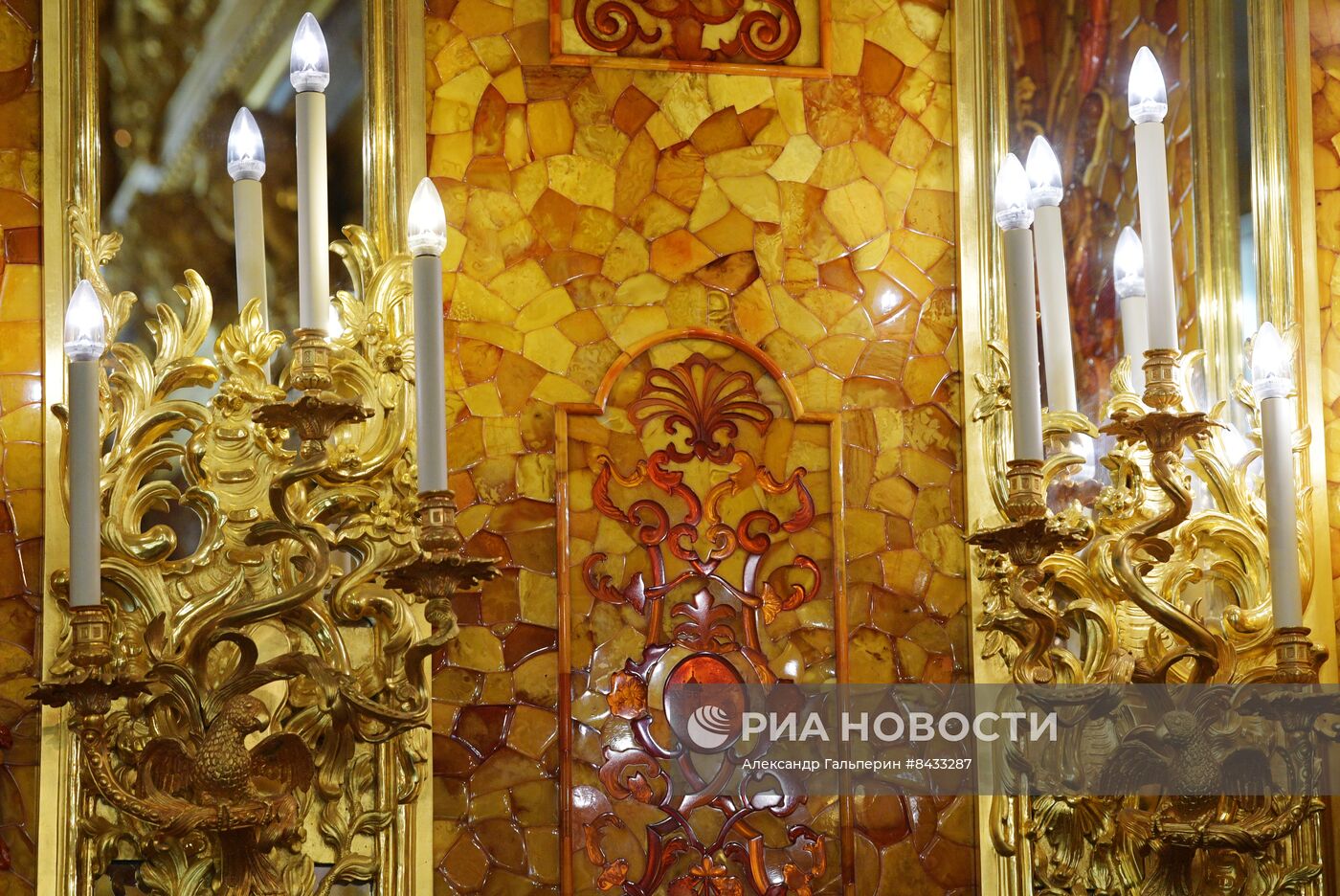 Работа янтарных мастерских в Царском Селе