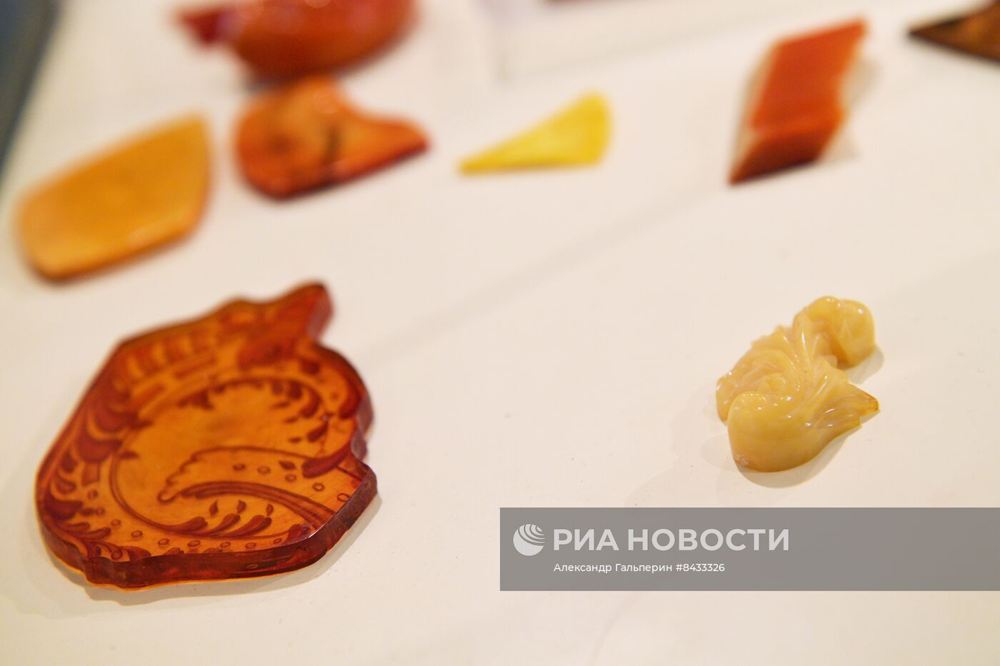 Работа янтарных мастерских в Царском Селе