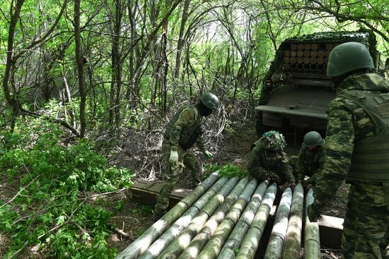 Боевая работа расчетов РСЗО "Торнадо-Г" 1-й гвардейской танковой армии ЗВО в ЛНР