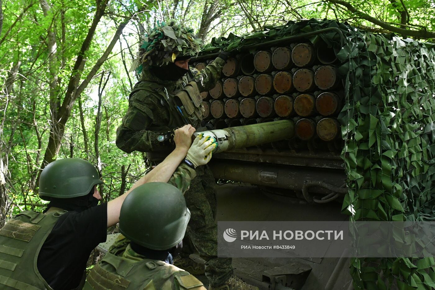 Боевая работа расчетов РСЗО "Торнадо-Г" 1-й гвардейской танковой армии ЗВО в ЛНР