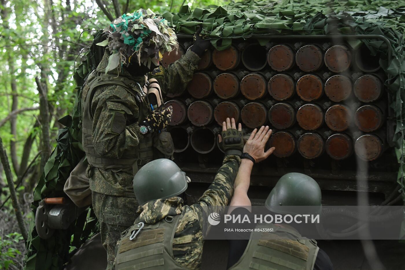 Боевая работа расчетов РСЗО "Торнадо-Г" 1-й гвардейской танковой армии ЗВО в ЛНР