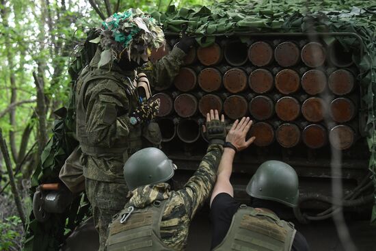 Боевая работа расчетов РСЗО "Торнадо-Г" 1-й гвардейской танковой армии ЗВО в ЛНР