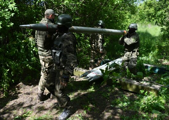 Боевая работа расчетов РСЗО "Торнадо-Г" 1-й гвардейской танковой армии ЗВО в ЛНР