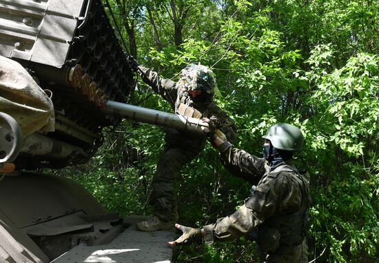 Боевая работа расчетов РСЗО "Торнадо-Г" 1-й гвардейской танковой армии ЗВО в ЛНР
