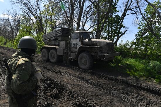 Боевая работа расчетов РСЗО "Торнадо-Г" 1-й гвардейской танковой армии ЗВО в ЛНР