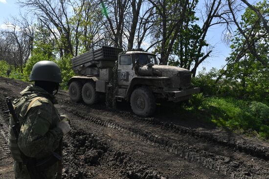 Боевая работа расчетов РСЗО "Торнадо-Г" 1-й гвардейской танковой армии ЗВО в ЛНР