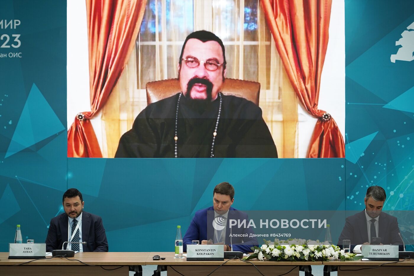 KAZANFORUM 2023. Открытие VII Форума молодых дипломатов стран ОИС. Пленарная сессия 