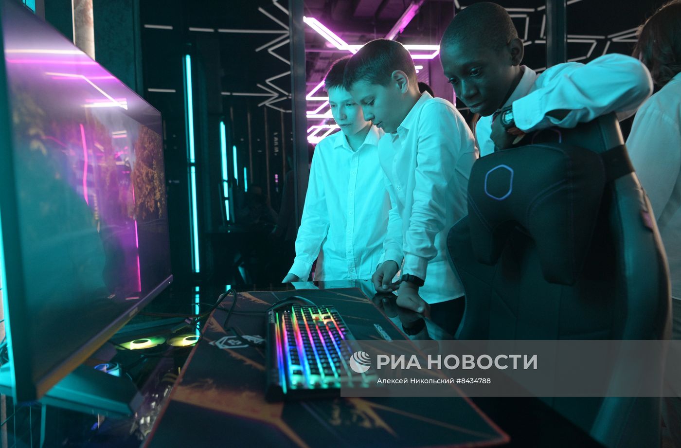 KAZANFORUM 2023. Движение детей и молодёжи в России и странах ОИС как фактор устойчивого развития территорий