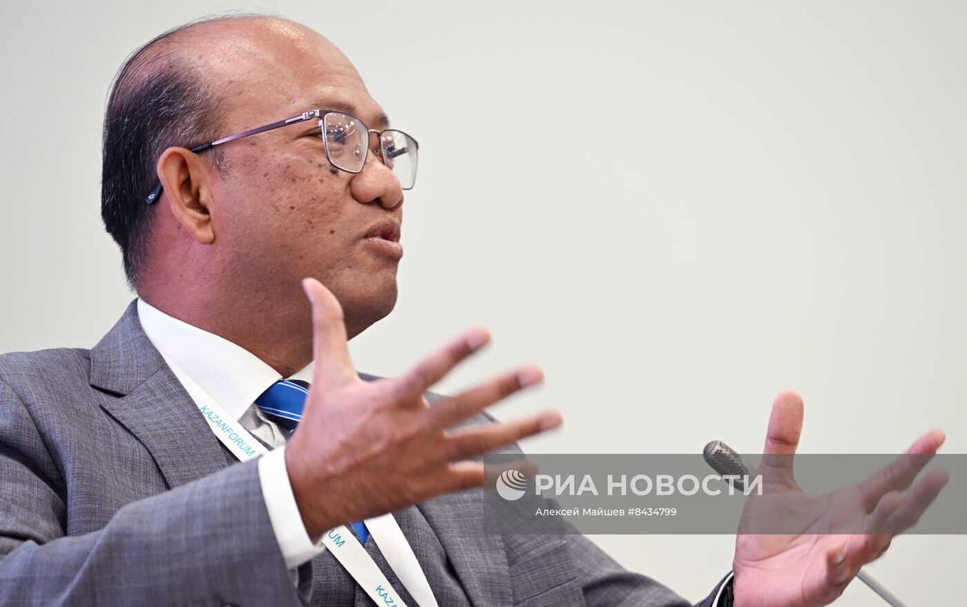 KAZANFORUM 2023. Панельная сессия торгово-промышленных палат организации исламского сотрудничества "Слаженное взаимодействие и осмысление будущего"