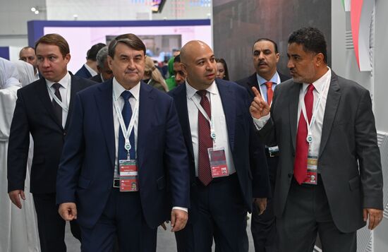 Помощник президента РФ Игорь Левитин (второй слева) на XIV Международном экономическом форуме "Россия - Исламский мир: KazanForum". Фото могут быть использованы на условиях, указанных в разделе медиабанка, посвященном Форуму. Место: Россия, Республика Татарстан, Казань. Автор: Светлана Шевченко/АНО "Дирекция спортивных и социальных проектов". KAZANFORUM 2023. Работа форума