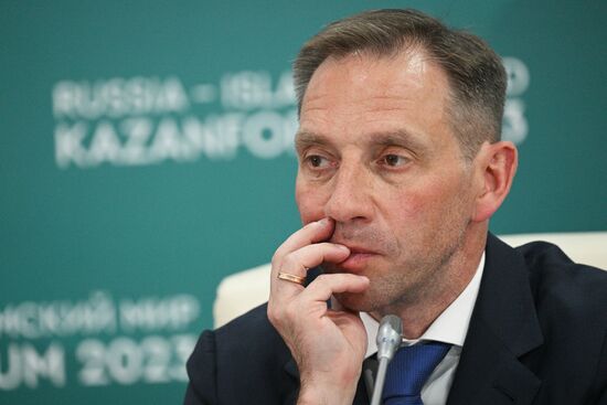 KAZANFORUM 2023. Пресс-конференция по итогам панельной сессии торгово-промышленных палат стран ОИС "Слаженное взаимодействие и осмысление будущего"