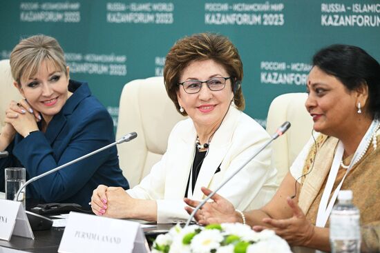 KAZANFORUM 2023. Пресс-конференция "Женская энергия: во имя добра и благополучия"