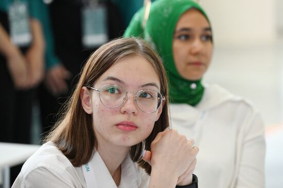 KAZANFORUM 2023. Проведение климатической деловой игры по модели EN-ROADS