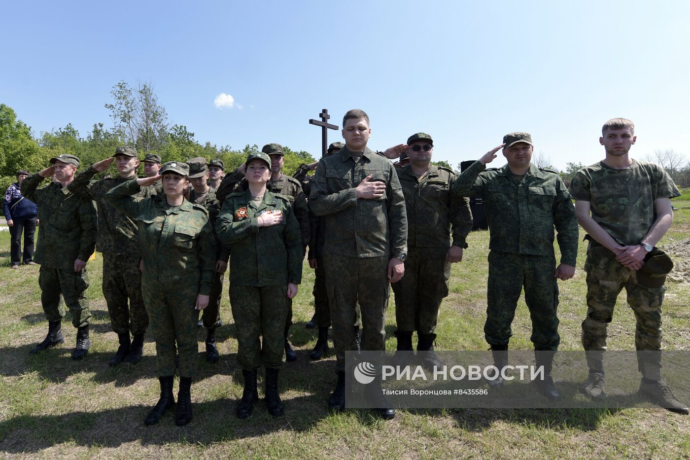 Перезахоронение останков погибших бойцов в ЛНР