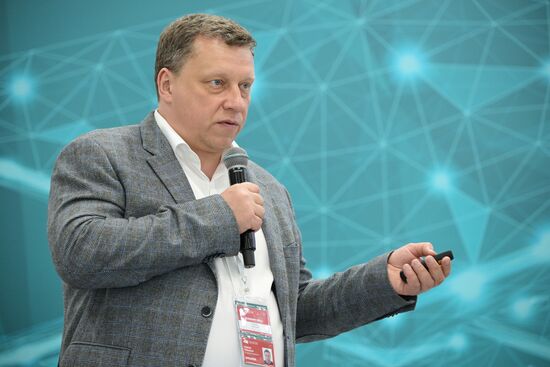 Президент Ассоциации "Доверенная платформа" Андрей Тихонов на сессии "Технологии кибербезопасности : экспорт решений для критической информационной инфраструктуры " в рамках XIV Международного экономического форума "Россия - Исламский мир: KazanForum". Фото могут быть использованы при наличии обязательной ссылки на источник. Место: Россия, Республика Татарстан, Казань. Автор: Владимир Астапкович/АНО "Дирекция спортивных и социальных проектов". KAZANFORUM 2023. Технологии кибербезопасности : экспорт решений для критической информационной инфраструктуры