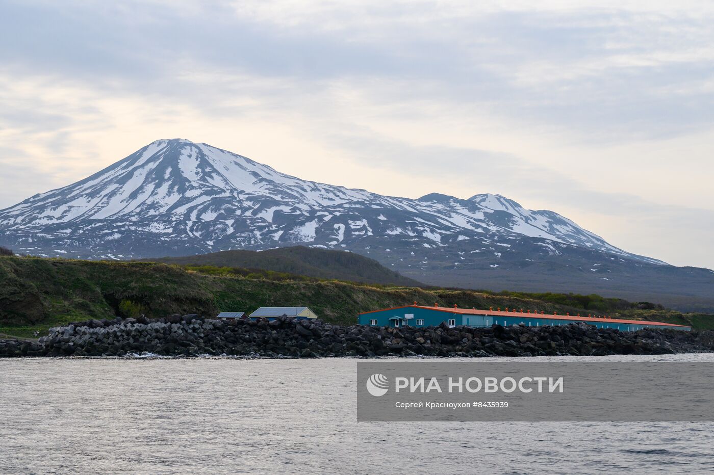 Промышленная ловля рыбы у берегов Курильских островов