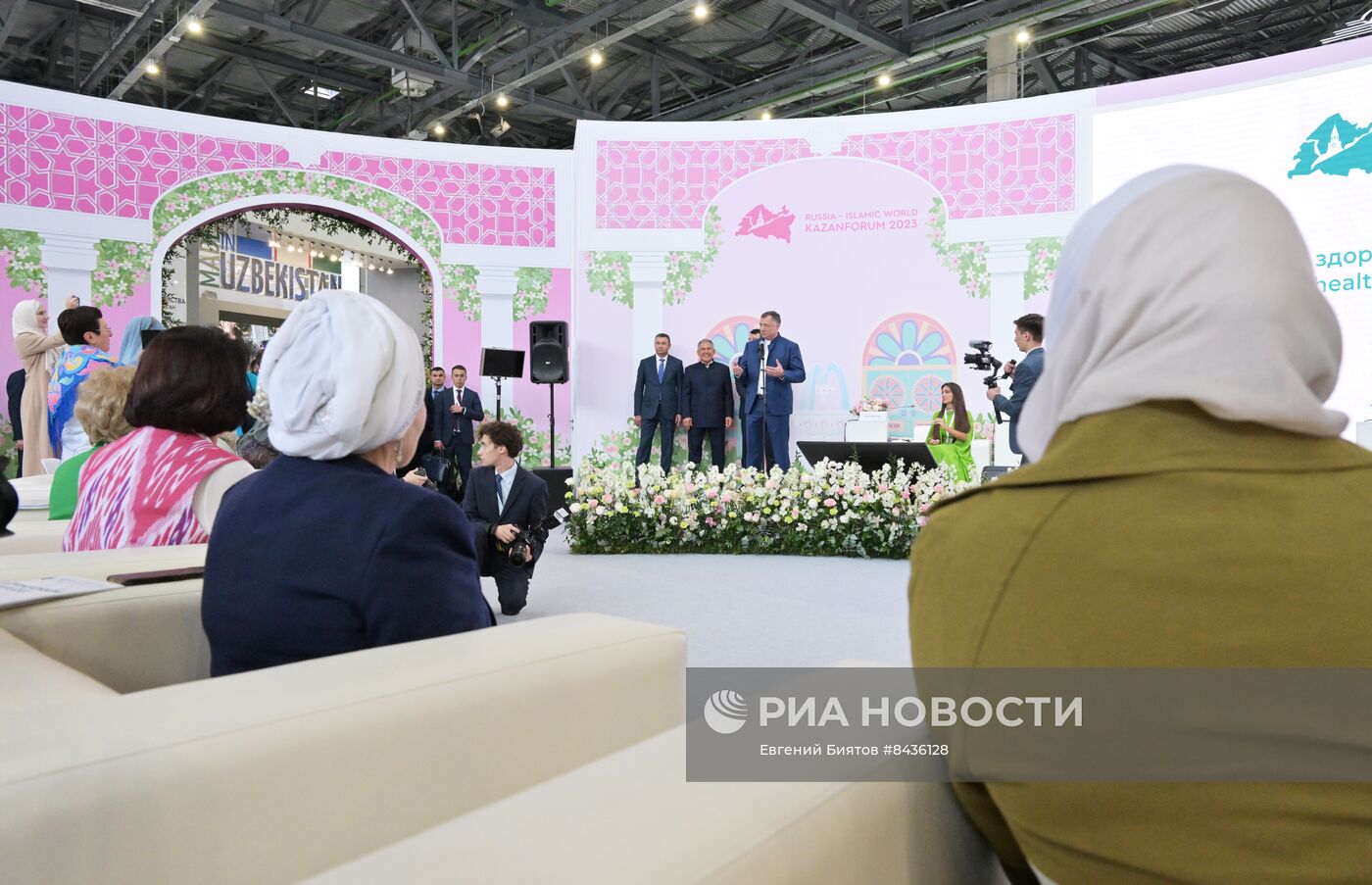 Глава Республики Татарстан Р. Минниханов посетил KAZANFORUM 2023