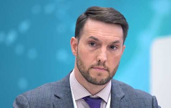 Генеральный секретарь Ассоциации "Российско-Турецкий диалог" - Руководитель Российско-Турецкой рабочей группы при Российском союзе промышленников и предпринимателей Арсен Аюпов на сессии "Россия - Турция" в рамках XIV Международного экономического форума "Россия - Исламский мир: KazanForum". Фото могут быть использованы на условиях, указанных в разделе медиабанка, посвященном Форуму. Место: Россия, Республика Татарстан, Казань. Автор: Павел Лисицын/АНО "Дирекция спортивных и социальных проектов". KAZANFORUM 2023. Россия - Турция