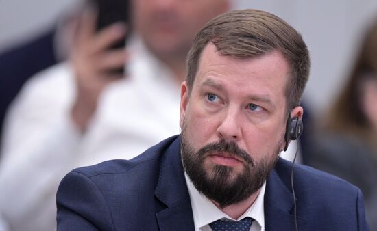 Директор по развитию зарубежной сети АО "Российский экспортный центр" Дмитрий Прохоренко на сессии "Россия - Турция" в рамках XIV Международного экономического форума "Россия - Исламский мир: KazanForum". Фото могут быть использованы на условиях, указанных в разделе медиабанка, посвященном Форуму. Место: Россия, Республика Татарстан, Казань. Автор: Павел Лисицын/АНО "Дирекция спортивных и социальных проектов". KAZANFORUM 2023. Россия - Турция