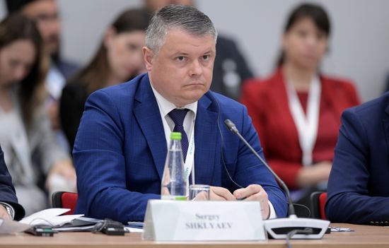 Начальник Управления торговых ограничений, валютного и экспортного контроля ФТС России Сергей Шкляев на сессии "Россия - Турция" в рамках XIV Международного экономического форума "Россия - Исламский мир: KazanForum". Фото могут быть использованы на условиях, указанных в разделе медиабанка, посвященном Форуму. Место: Россия, Республика Татарстан, Казань. Автор: Павел Лисицын/АНО "Дирекция спортивных и социальных проектов". KAZANFORUM 2023. Россия - Турция
