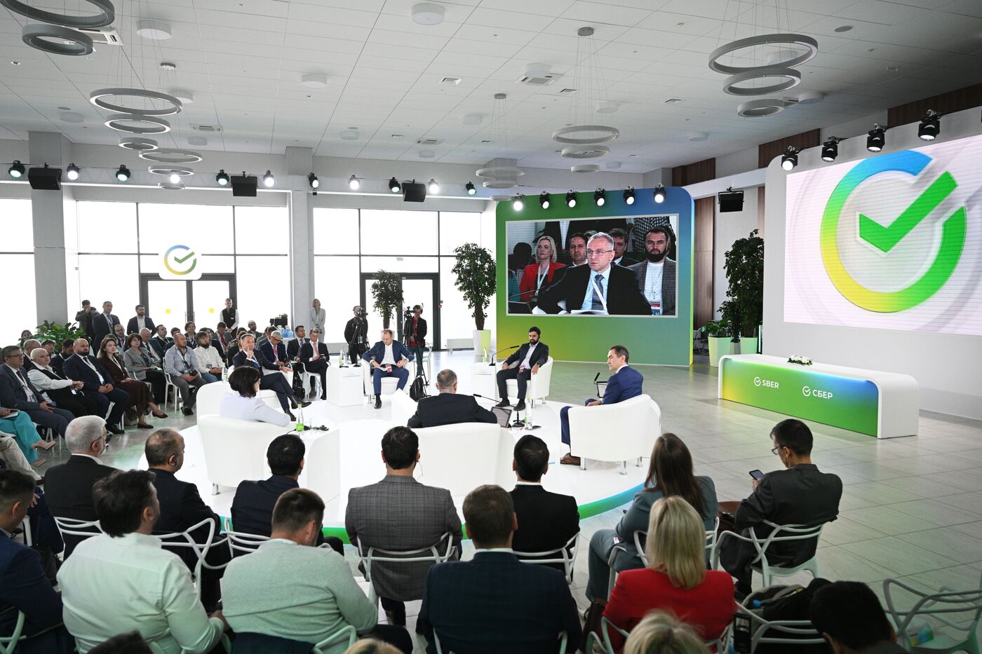 KAZANFORUM 2023. Ломая стереотипы: Российская экономика в санкционной реальности