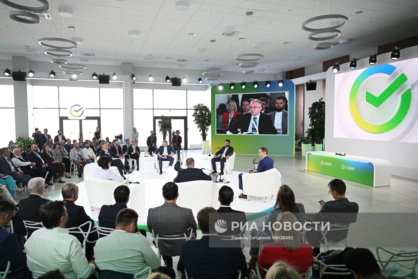 KAZANFORUM 2023. Ломая стереотипы: Российская экономика в санкционной реальности