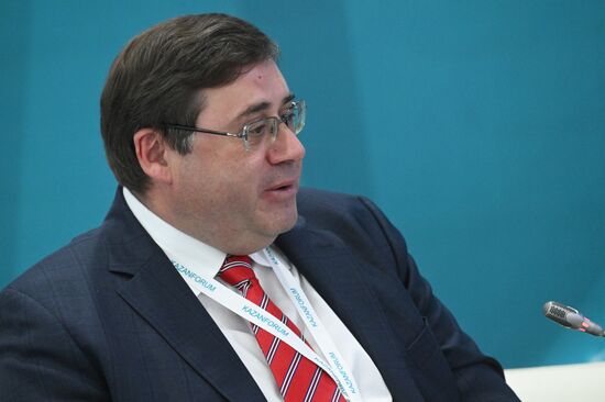 Председатель Наблюдательного совета Московской биржи Сергей Швецов на сессии "Развитие рынка цифровых финансовых активов" в рамках XIV Международного экономического форума "Россия - Исламский мир: KazanForum". Фото могут быть использованы на условиях, указанных в разделе медиабанка, посвященном Форуму.
Место: Россия, Республика Татарстан, Казань. Автор: Кирилл Каллиников/АНО "Дирекция спортивных и социальных проектов". KAZANFORUM 2023. Развитие рынка цифровых финансовых активов