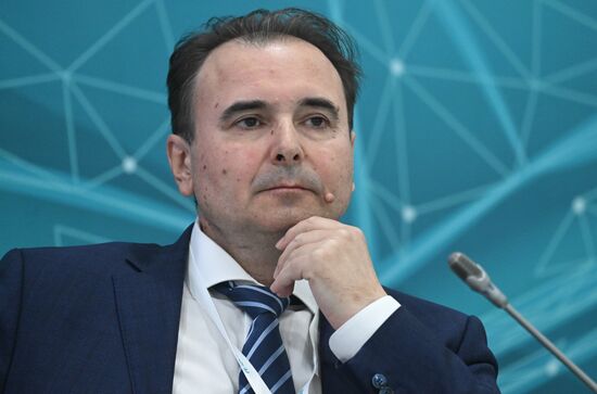 Заместитель генерального директора Ассоциации финансовых технологий Дмитрий Ищенко на сессии "Развитие рынка цифровых финансовых активов" в рамках XIV Международного экономического форума "Россия - Исламский мир: KazanForum". Фото могут быть использованы на условиях, указанных в разделе медиабанка, посвященном Форуму.
Место: Россия, Республика Татарстан, Казань. Автор: Кирилл Каллиников/АНО "Дирекция спортивных и социальных проектов". KAZANFORUM 2023. Развитие рынка цифровых финансовых активов