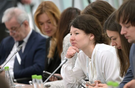 Участники сессии "Россия - Индонезия" в рамках XIV Международного экономического форума "Россия - Исламский мир: KazanForum". Фото могут быть использованы на условиях, указанных в разделе медиабанка, посвященном Форуму. Место: Россия, Республика Татарстан, Казань. Автор: Евгений Биятов/АНО "Дирекция спортивных и социальных проектов". KAZANFORUM 2023. Россия - Индонезия