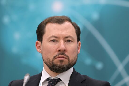 Исполнительный директор Делового совета Россия-АСЕАН Данияр Акказиев на сессии "Россия - Индонезия" в рамках XIV Международного экономического форума "Россия - Исламский мир: KazanForum". Фото могут быть использованы на условиях, указанных в разделе медиабанка, посвященном Форуму. Место: Россия, Республика Татарстан, Казань. Автор: Евгений Биятов/АНО "Дирекция спортивных и социальных проектов". KAZANFORUM 2023. Россия - Индонезия