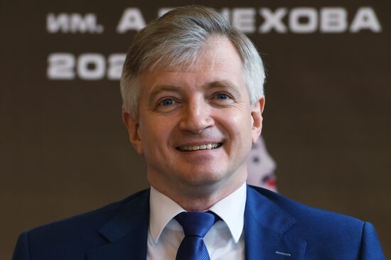 П/к, посвященная открытию XVI Международного театрального фестиваля имени А. П. Чехова 