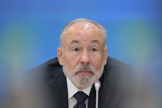 Председатель Делового Совета по сотрудничеству с Индонезией Михаил Курицын на сессии "Россия - Индонезия" в рамках XIV Международного экономического форума "Россия - Исламский мир: KazanForum". Фото могут быть использованы на условиях, указанных в разделе медиабанка, посвященном Форуму. Место: Россия, Республика Татарстан, Казань. Автор: Евгений Биятов/АНО "Дирекция спортивных и социальных проектов". KAZANFORUM 2023. Россия - Индонезия