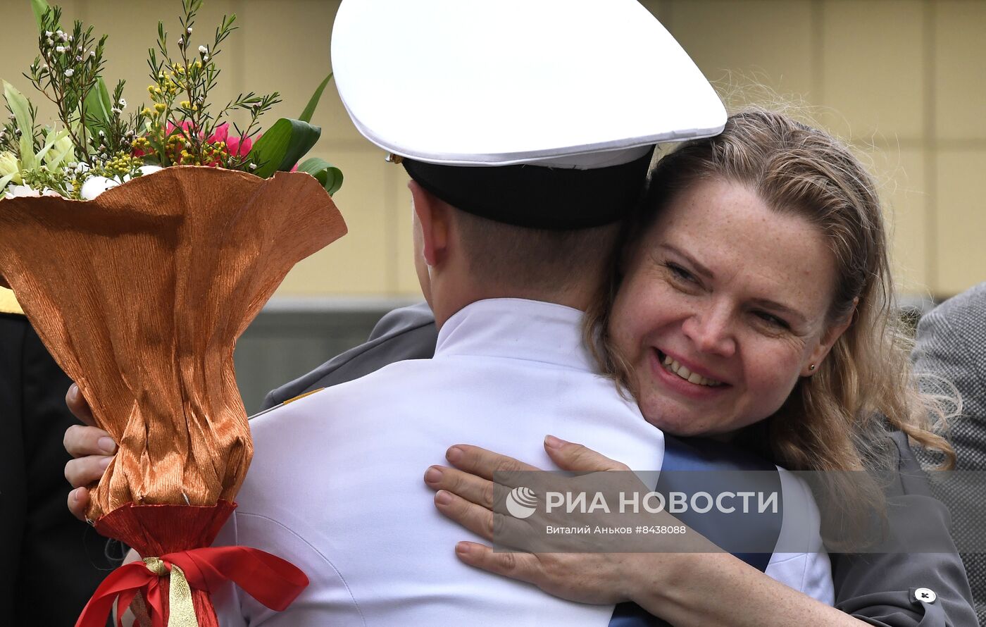 Празднование последнего звонка в регионах России