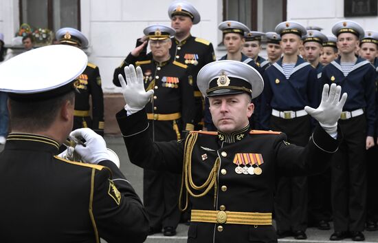 Празднование последнего звонка в регионах России