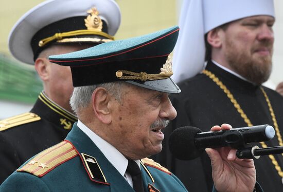 Празднование последнего звонка в регионах России