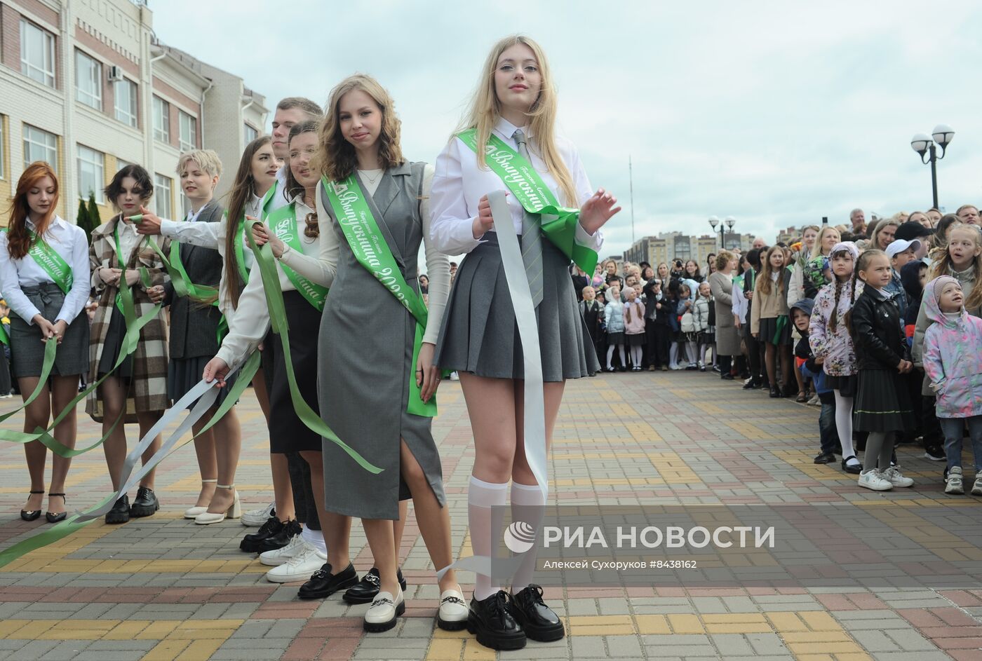 Празднование последнего звонка в регионах России