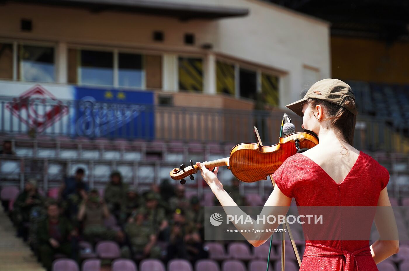 Концерт для военных в Мариуполе