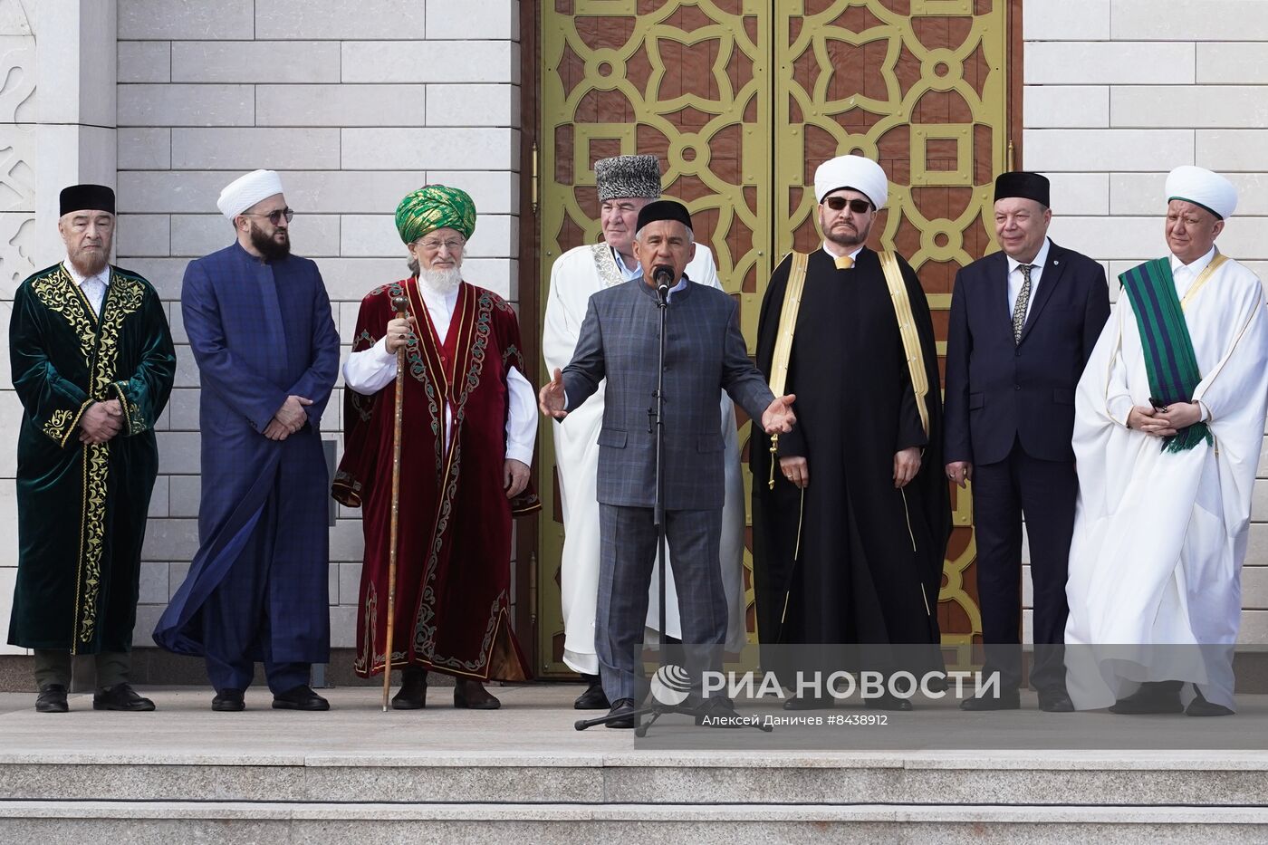 KAZANFORUM 2023. Глава Татарстана Р. Минниханов принял участие в фестивале "Изге болгар жыены"