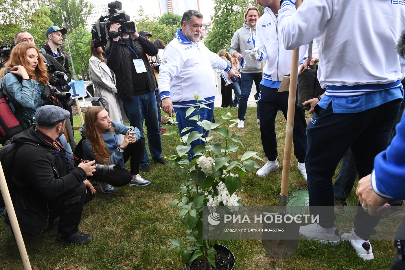 Посадка черешневых деревьев в рамках Открытого фестиваля искусств "Черешневый Лес"